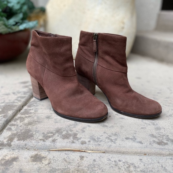 🎉 Host Pick 🎉 Cole Haan suede ankle boots - Picture 3 of 6